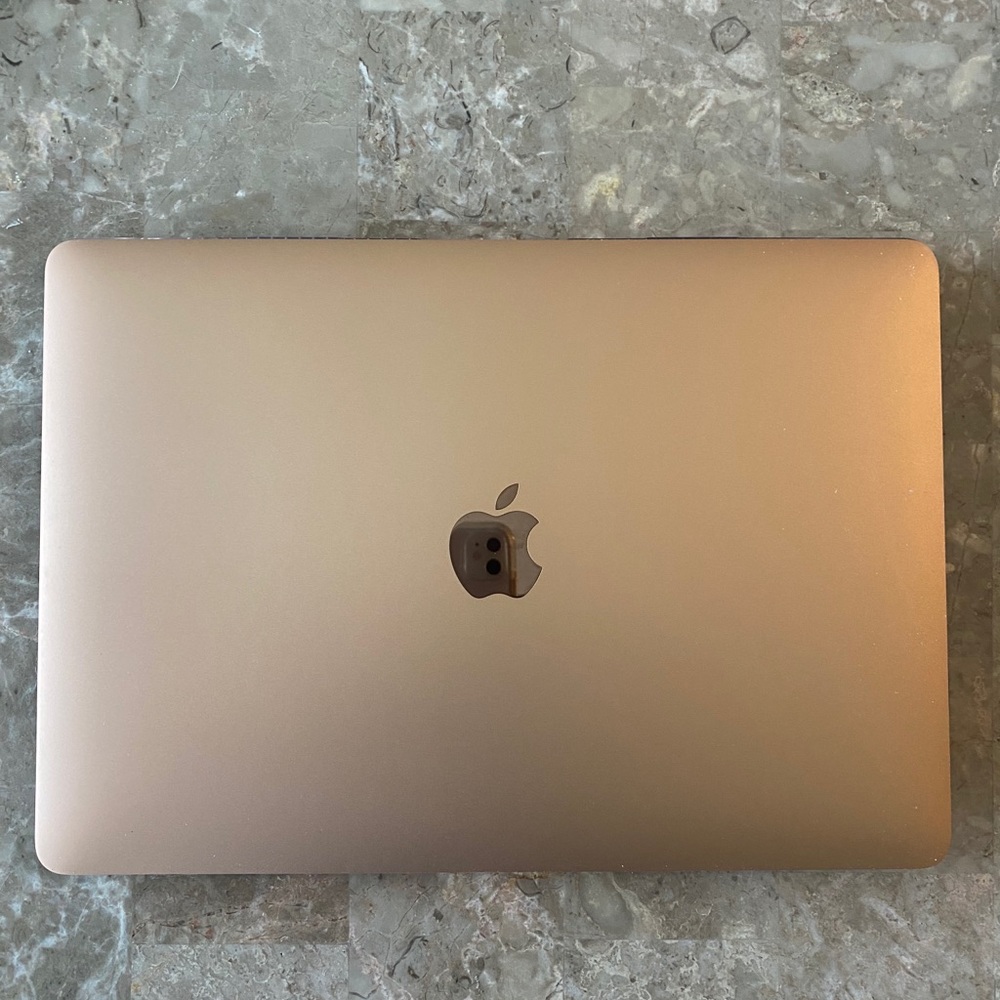 Apple MacBook Air 13” (rose gold)